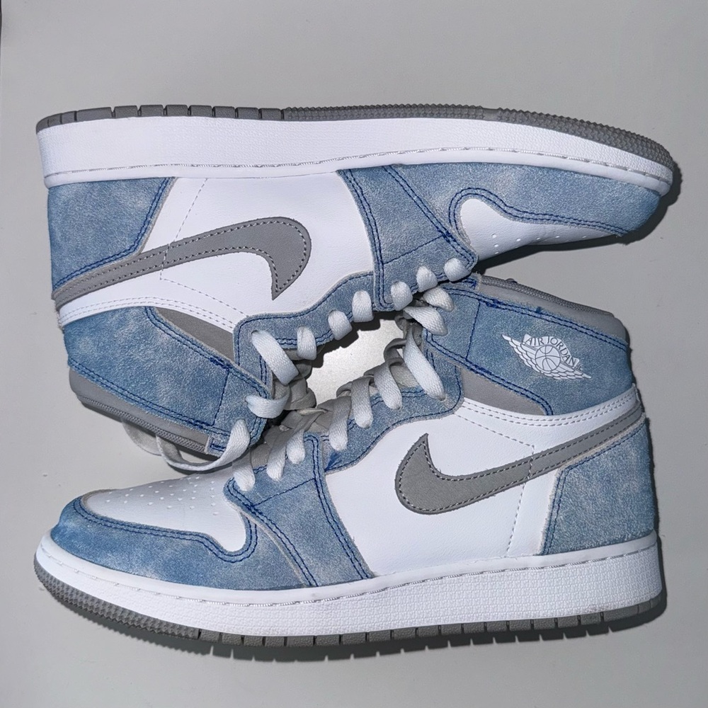 Jordan 1 Retro High Hyper Royal Smoke Grey (GS)